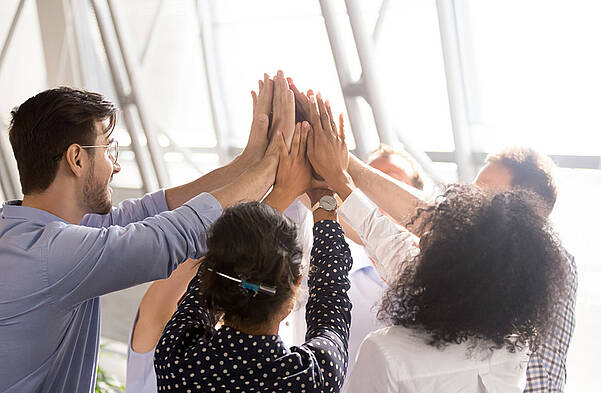 Social Sustainability at LEONHARD KURZ Code of Business Conduct: Teamwork at LEONHARD KURZ