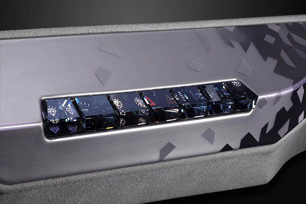 Award-winning: Prominent automotive brands like Audi & BMW trust our solutions HMI panel with Swarovski crystals: A collaboration between Swarovski & KURZ