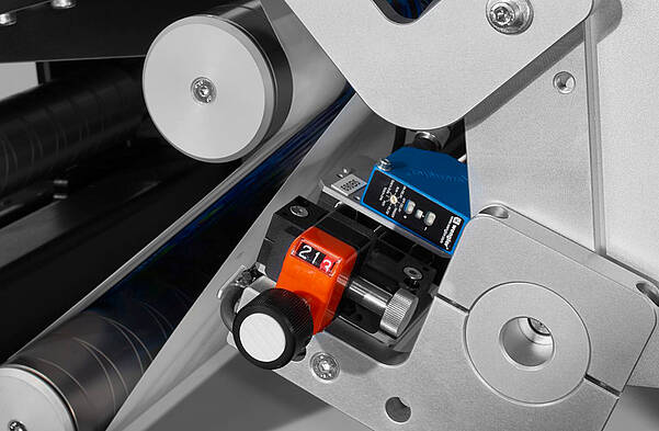 Detailed view of the finishing machine DM-UNILINER 2D